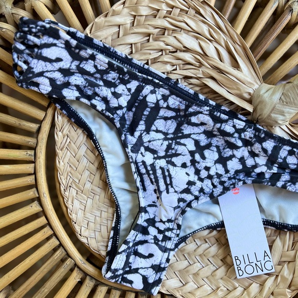 ✨ BILLABONG 🫧 BEACH BATIK HAWAII LO BIKINI SWIM BOTTOM - Picture 1 of 11